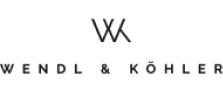 Modernes WK-Monogramm über „Wendl & Köhler“ in Großbuchstaben, schlanke Schrift, transparent – Logo für Steuerberater-Website.
